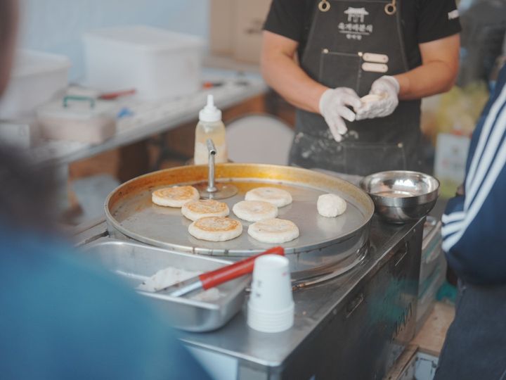 Hotteok on the griddle